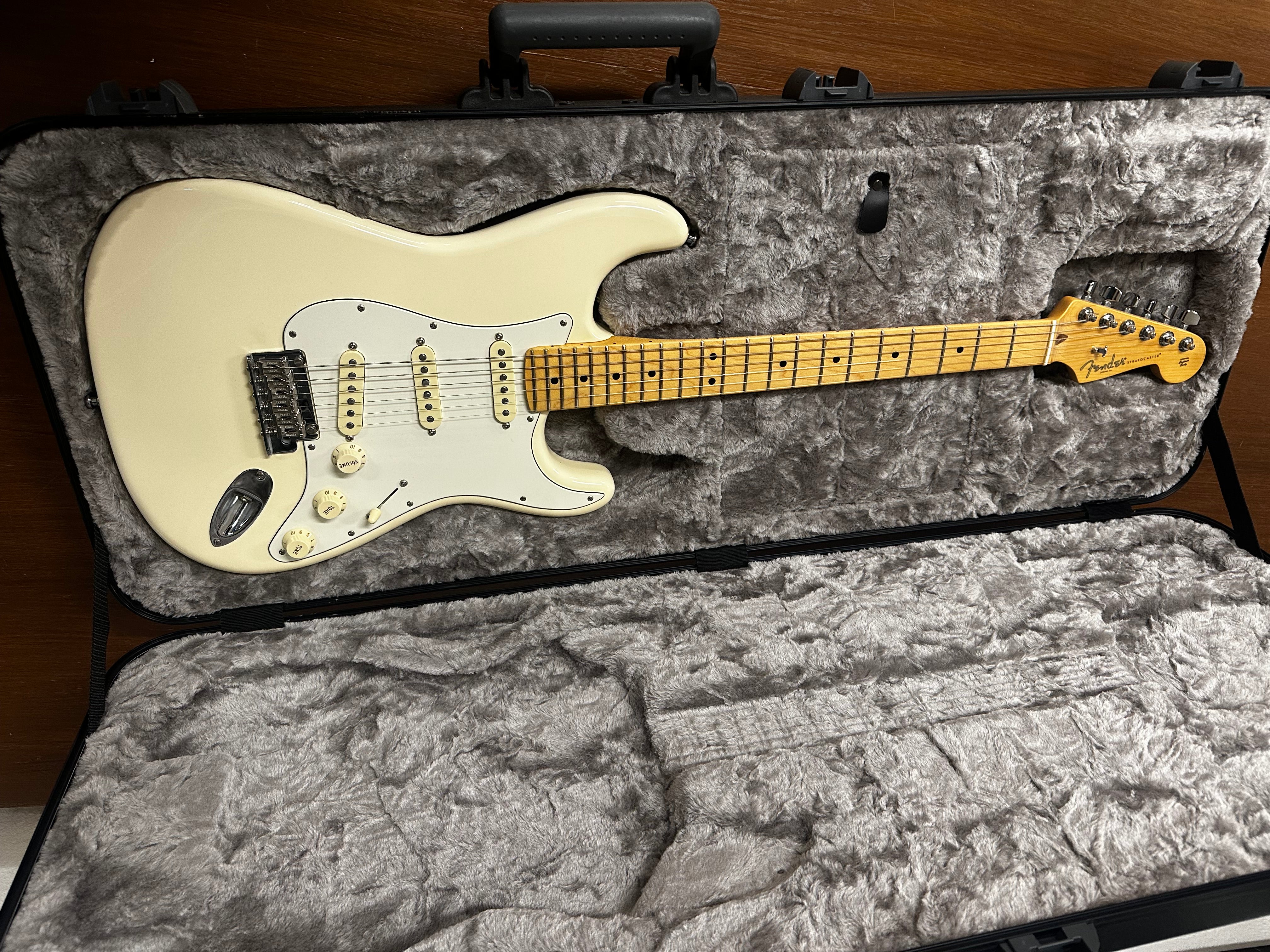 Fender American Pro Stratocaster 2017 electric guitar