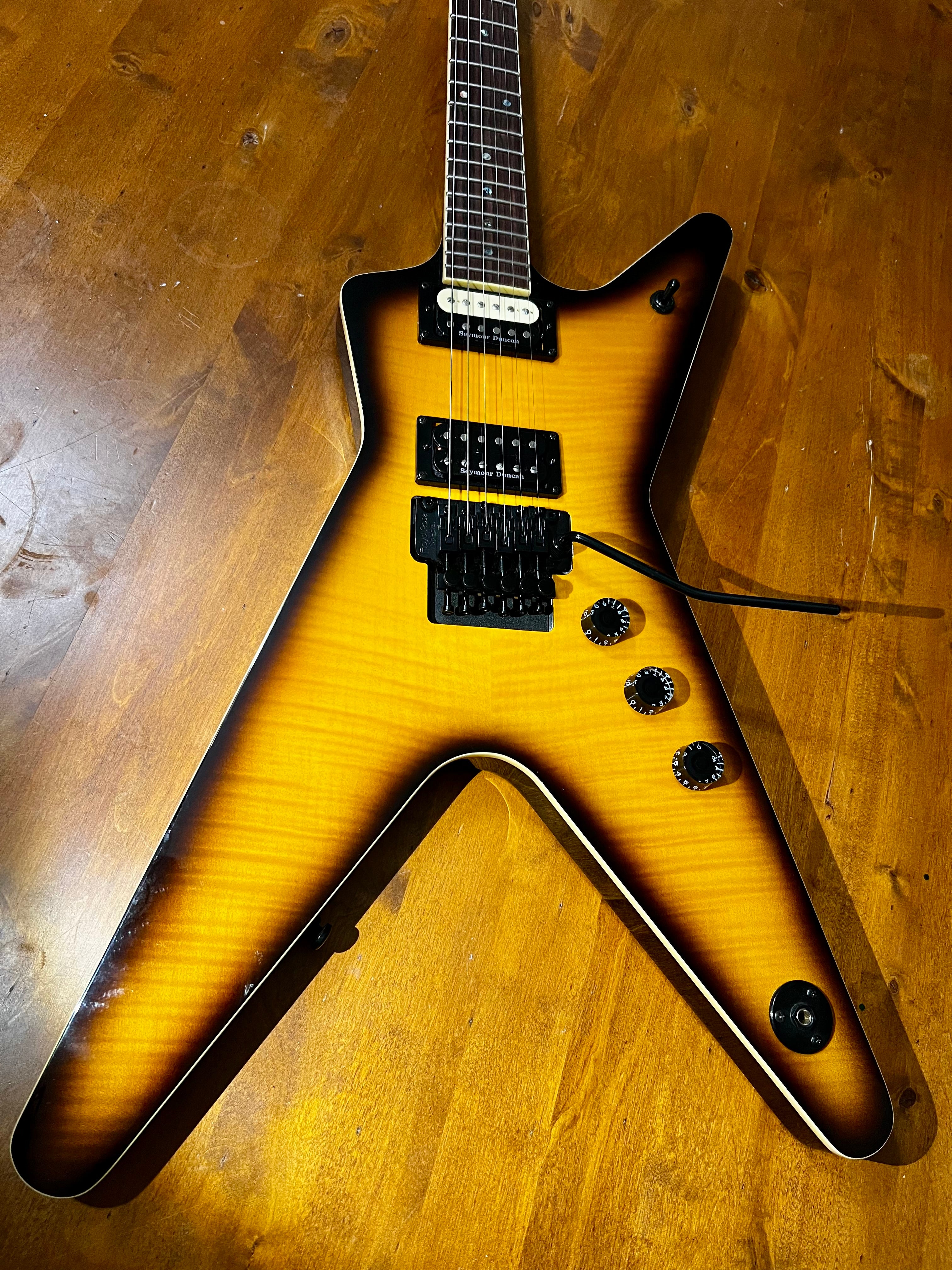 DEAN ML 79 FLOYD FLAME TOP DUNCANS TBZ B-Stock