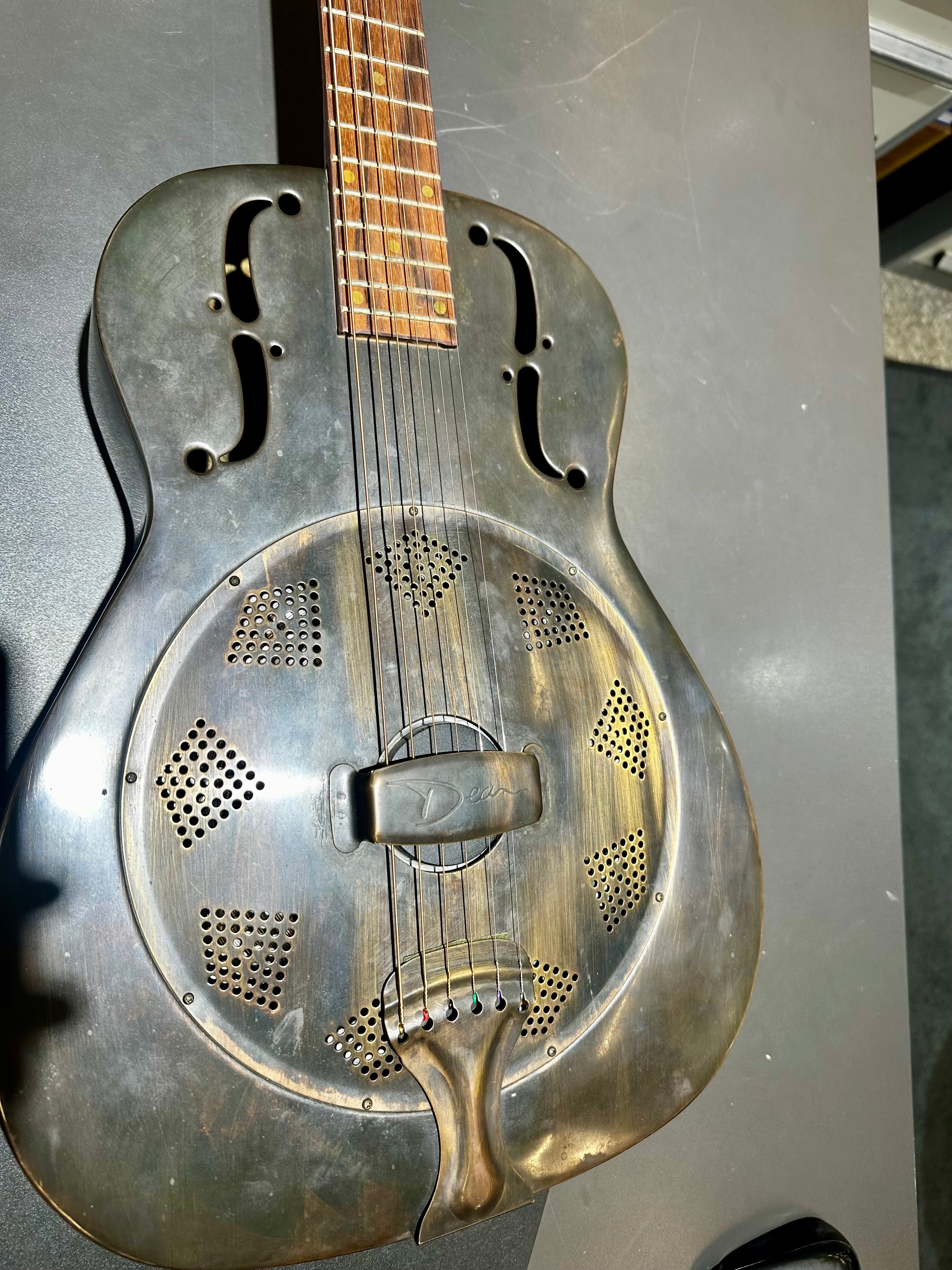 DEAN Heirloom Brass Resonator guitar w/mic