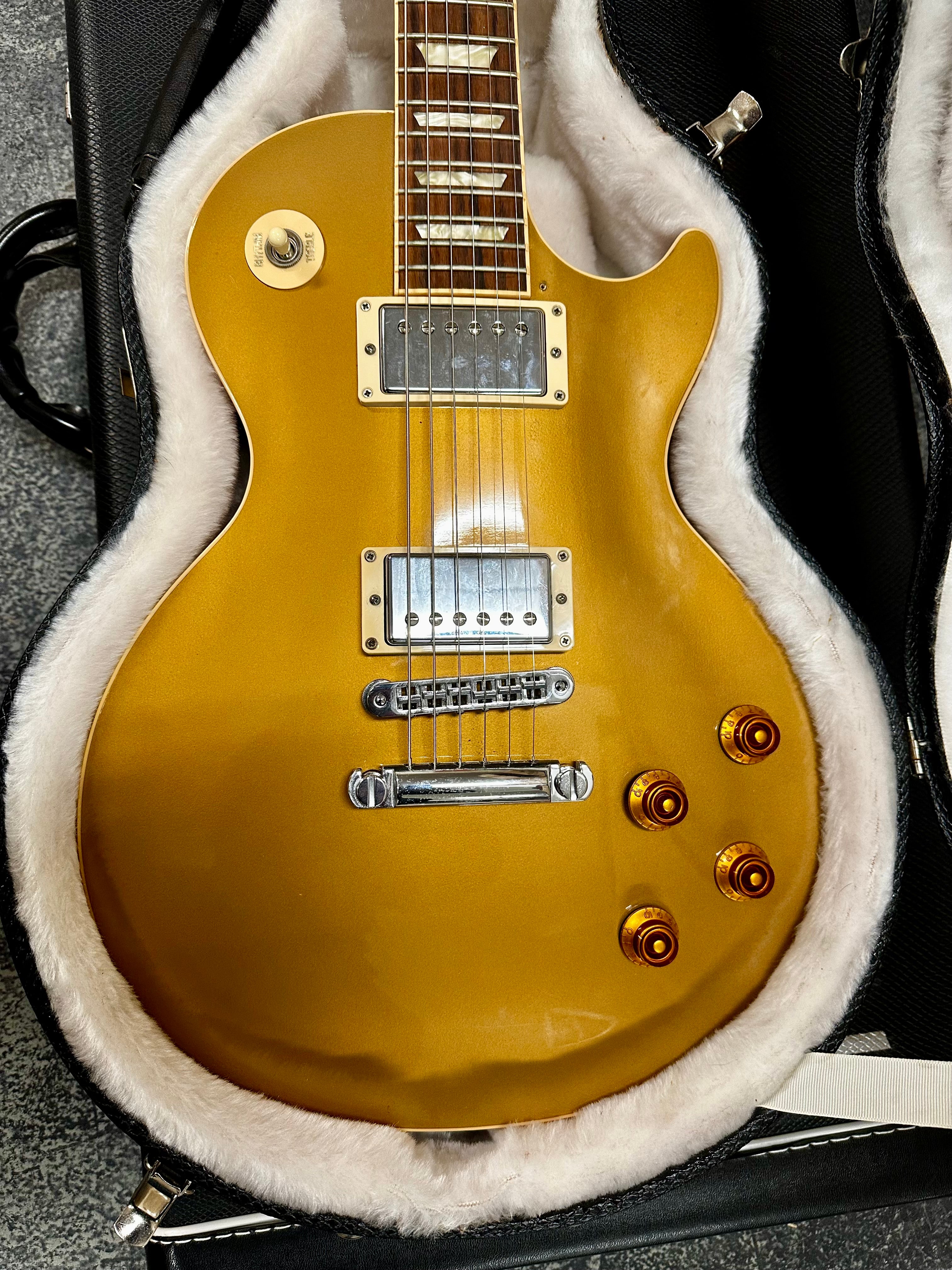 GIBSON Les Paul Standard Gold top käytetty