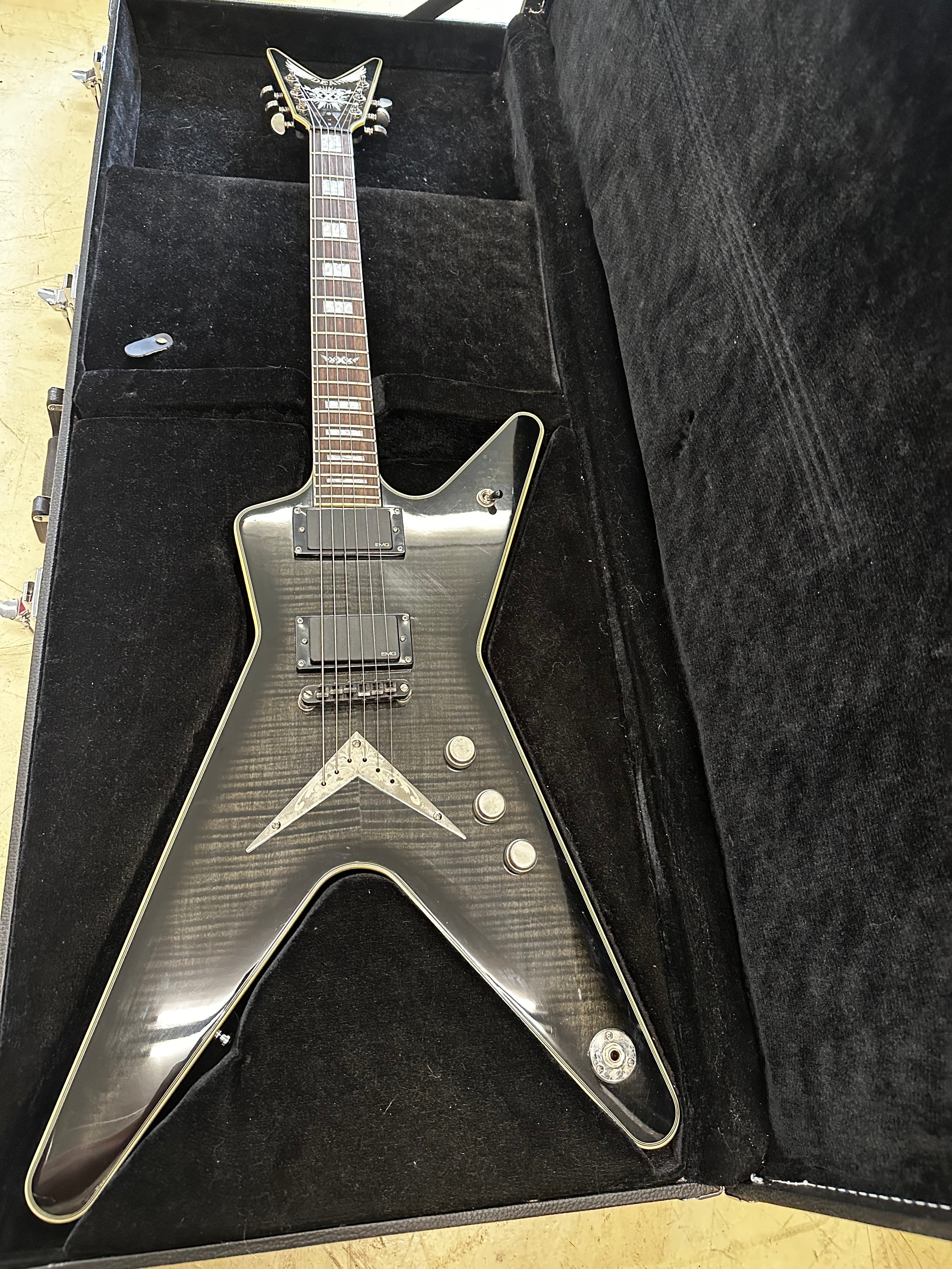 DEAN ML 30th Anniversary Edition Black Burst
