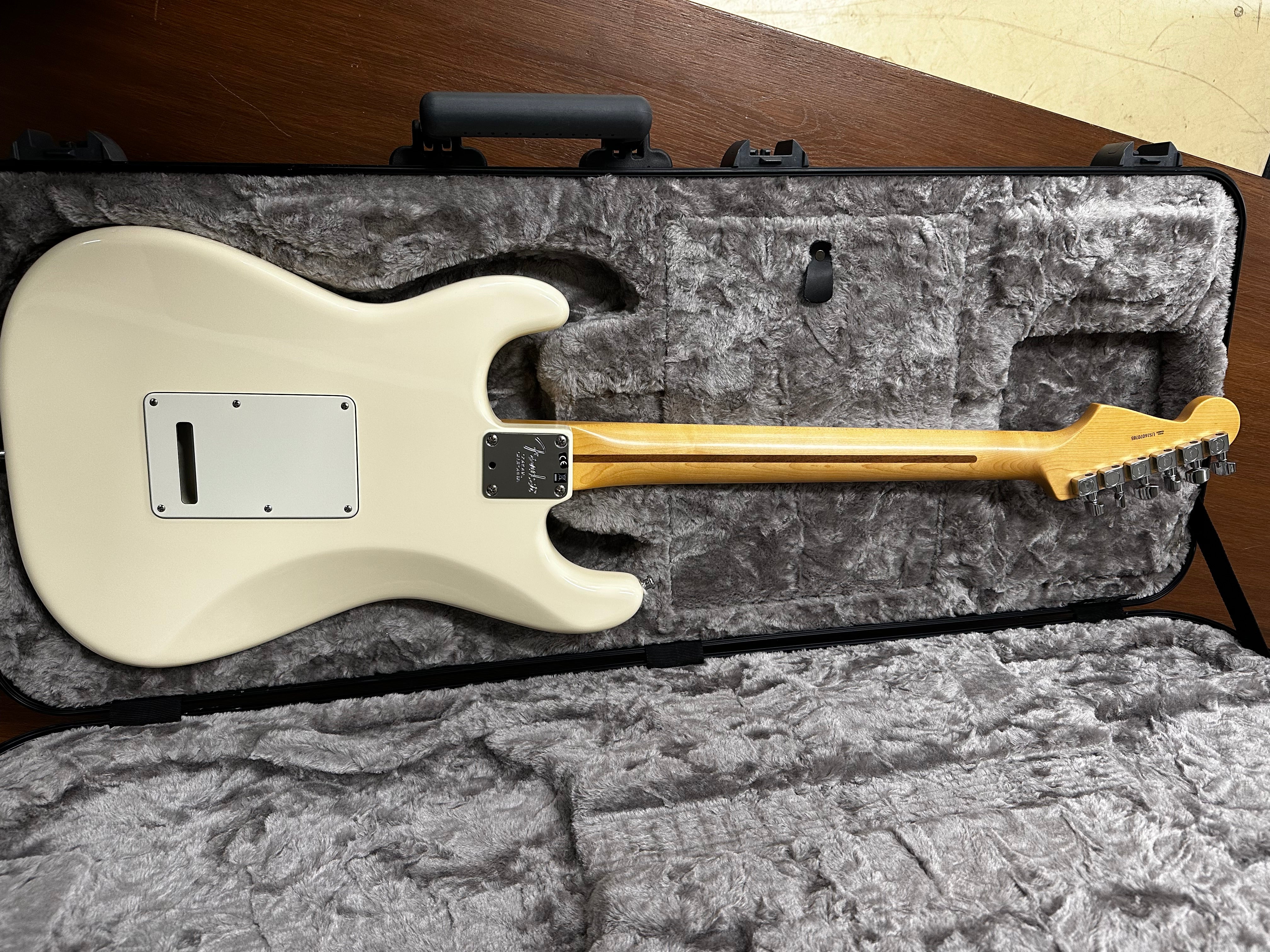 Fender American Pro Stratocaster 2017 electric guitar