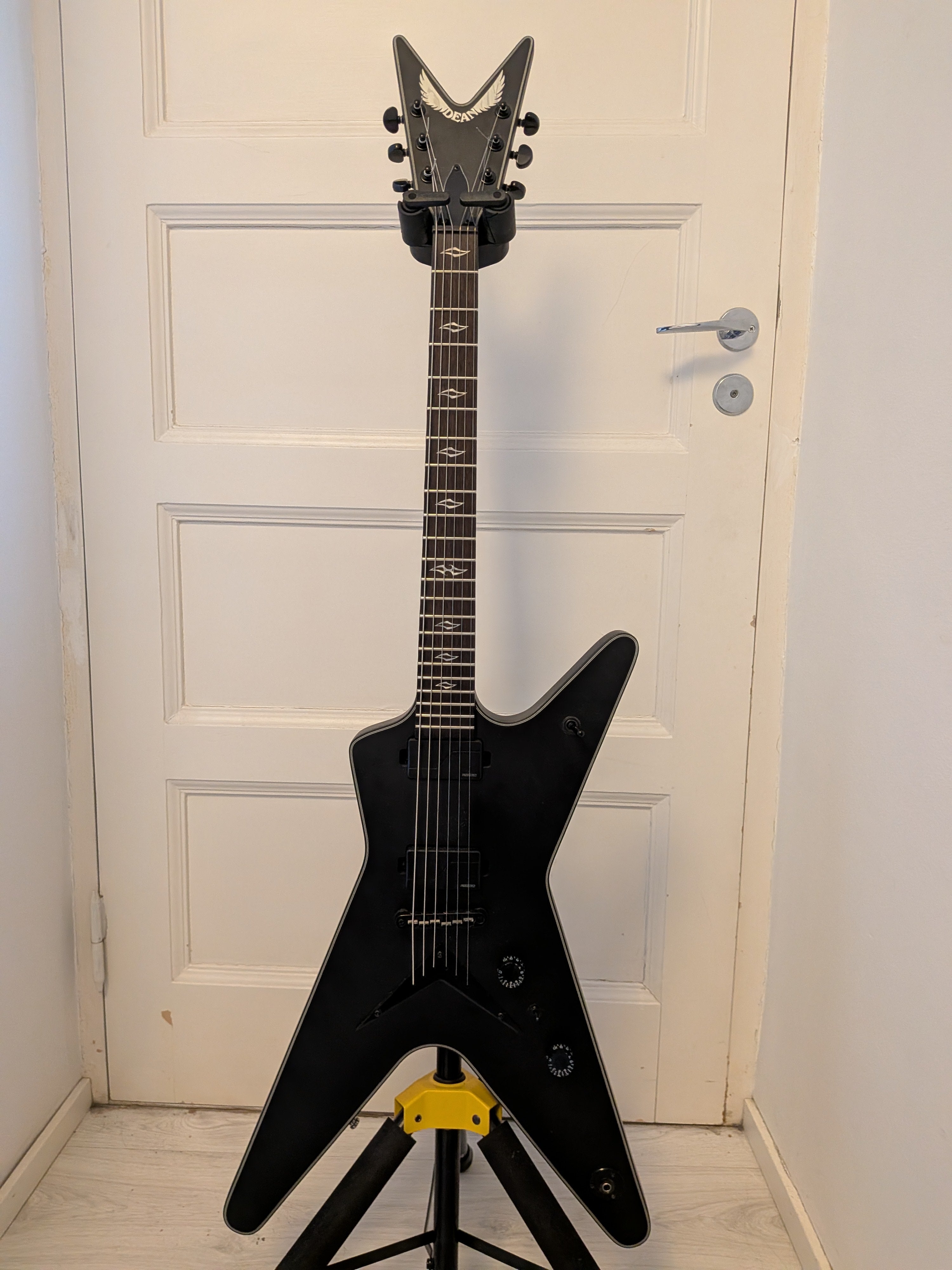 Dean ML Select Fluence Black Satin Reowned