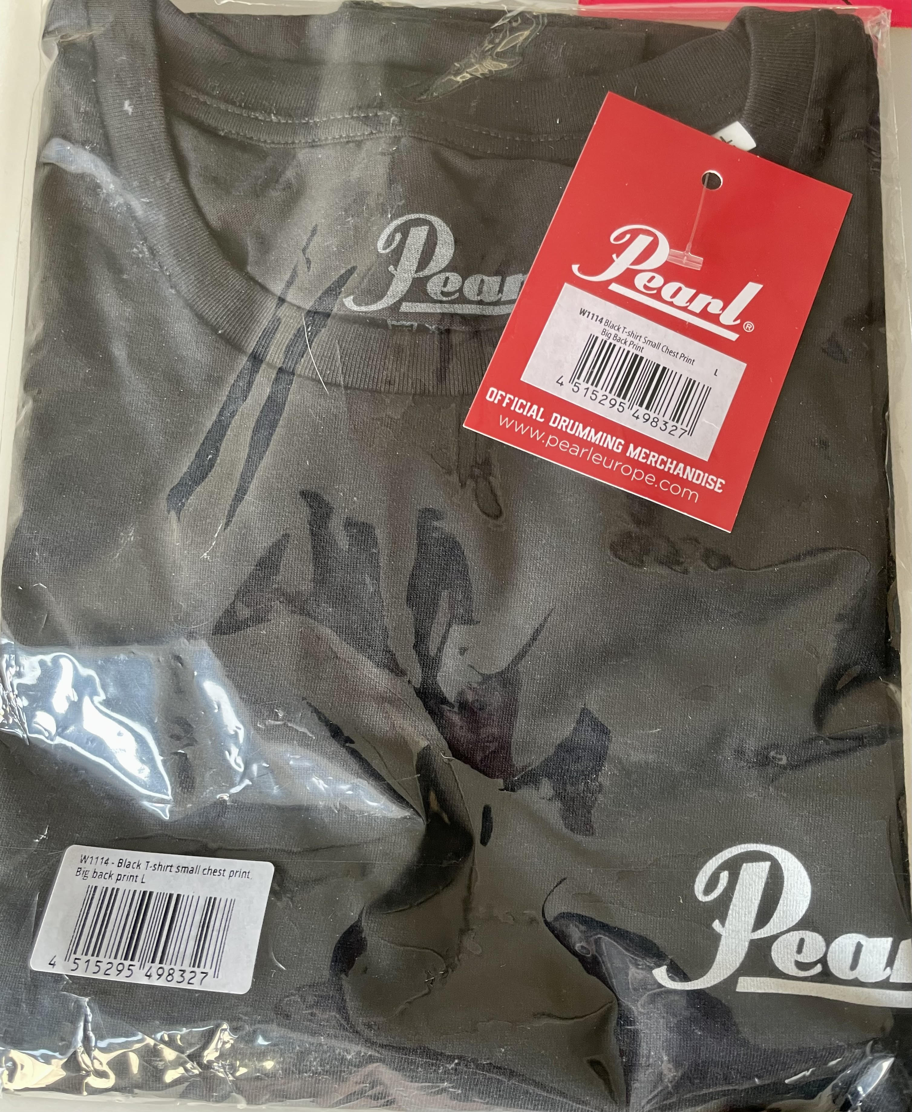 Pearl T-paita L Large Black Small Chest print