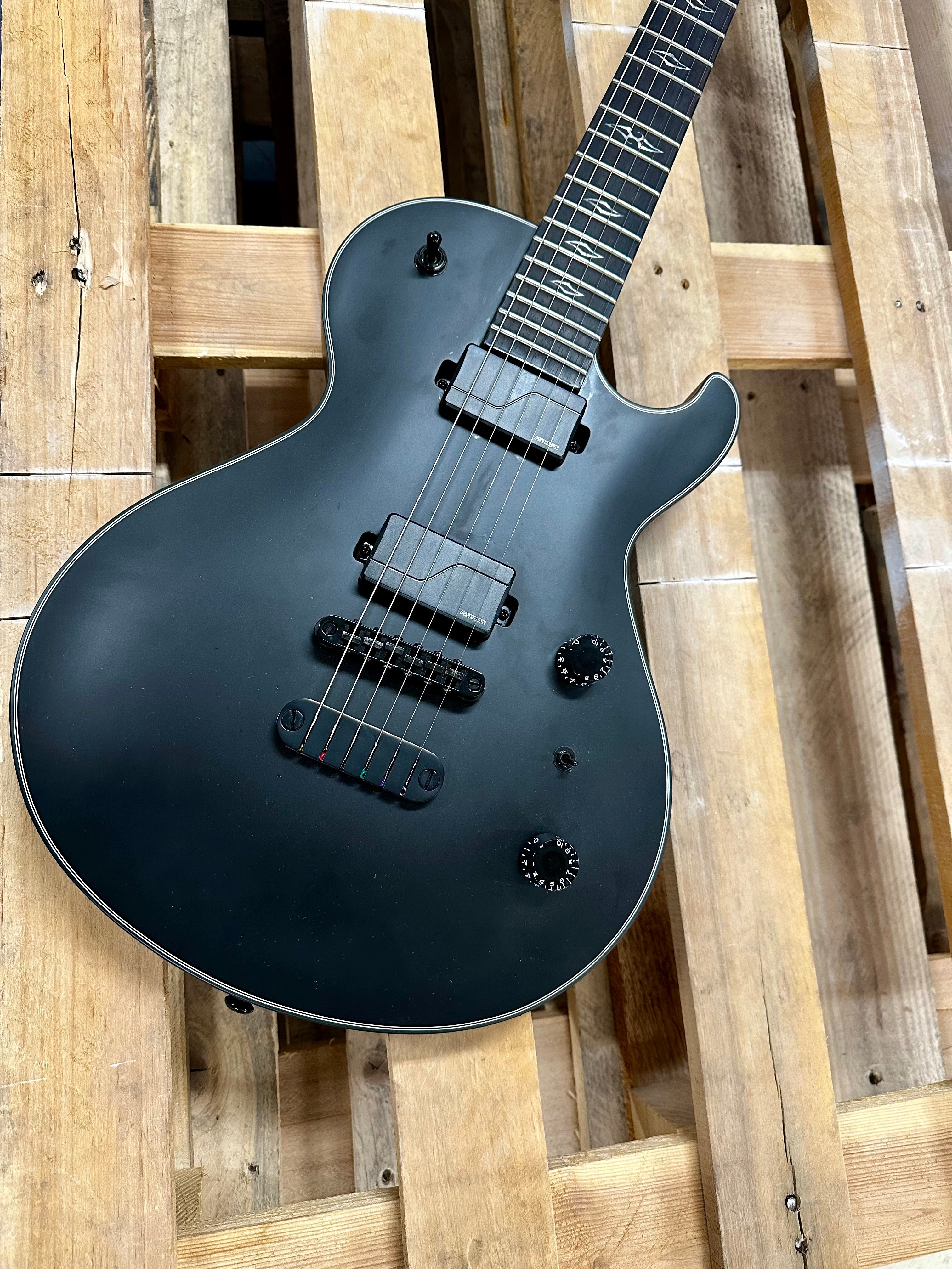 DEAN TB Thoroughbred Select Fluence Black Satin