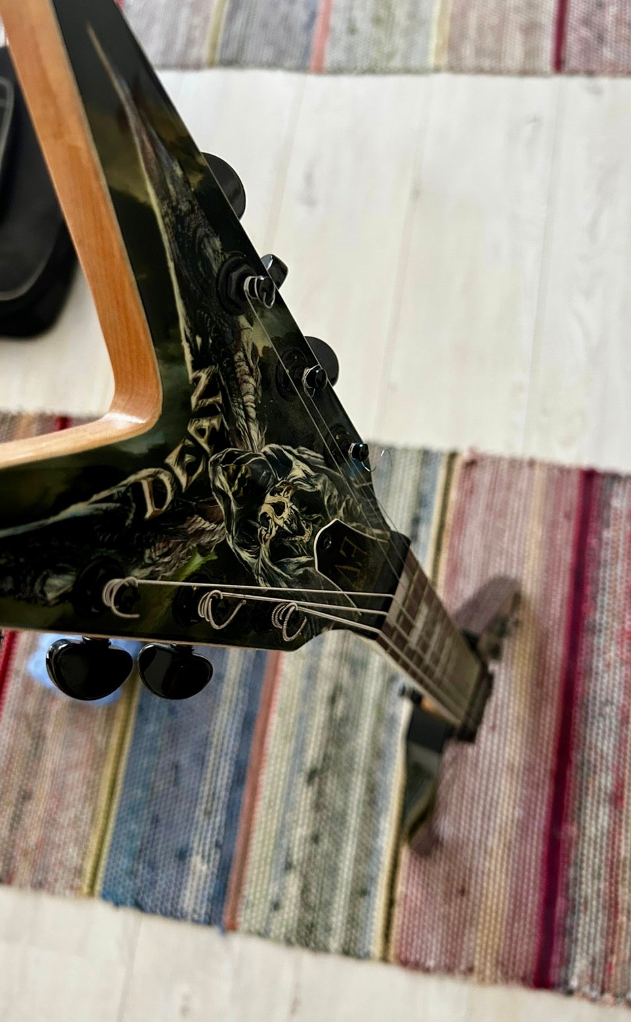 Dean V Hunter Eric Peterson signature guitar