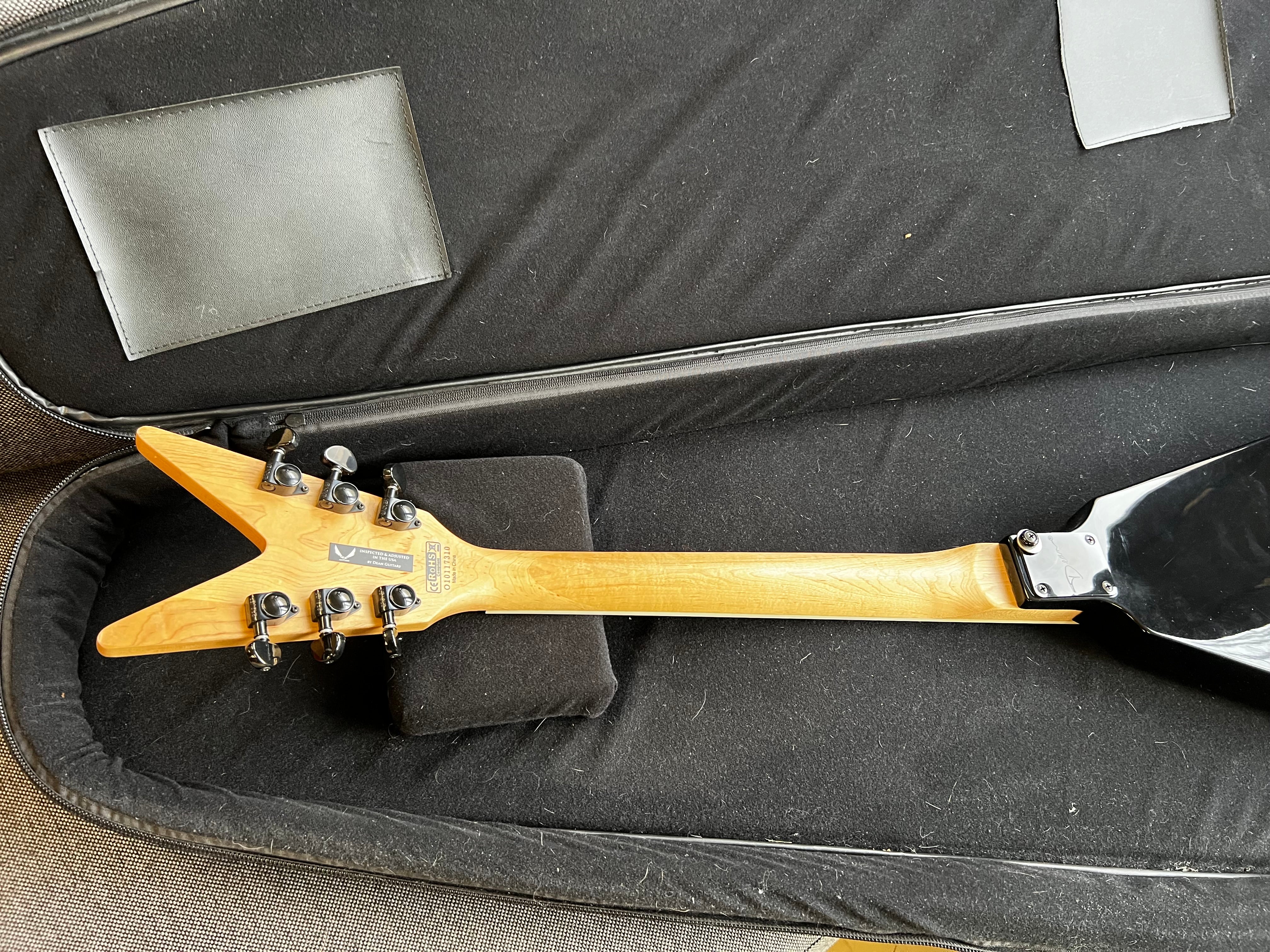 Dean V Hunter Eric Peterson signature guitar