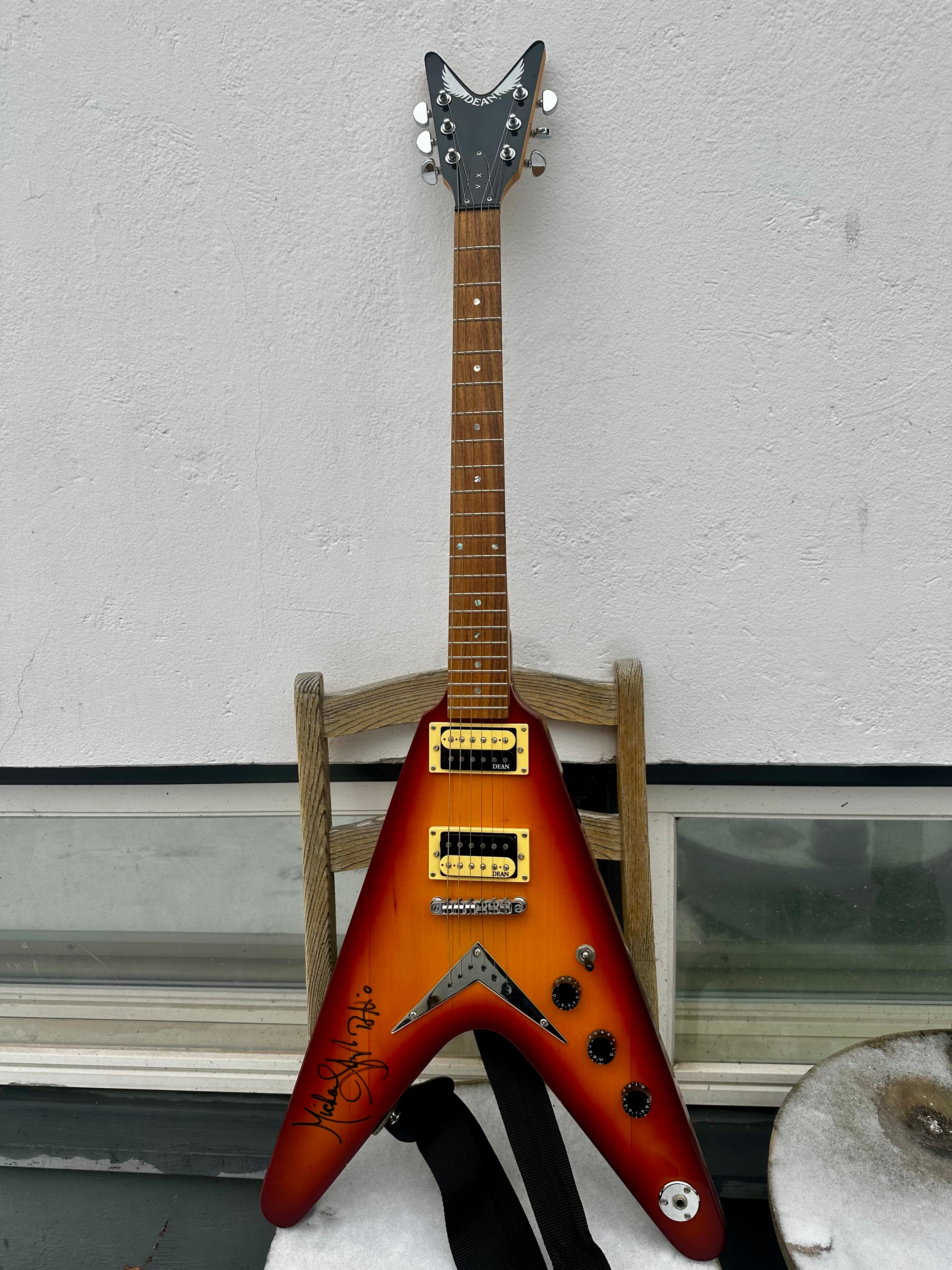 DEAN V X Cherry Sunburst Vintage