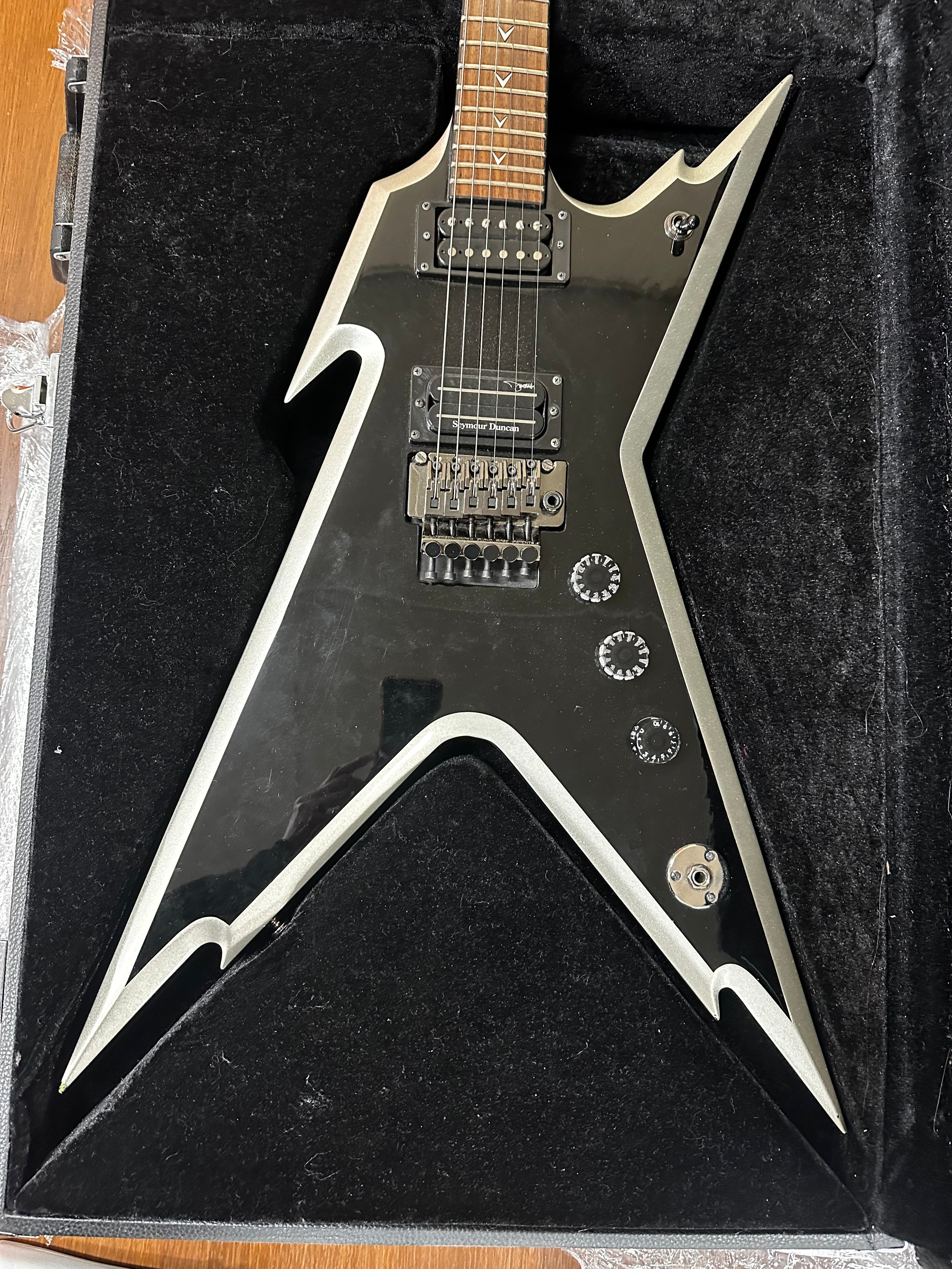 DEAN Razorback Two Tone 255 guitar reowned