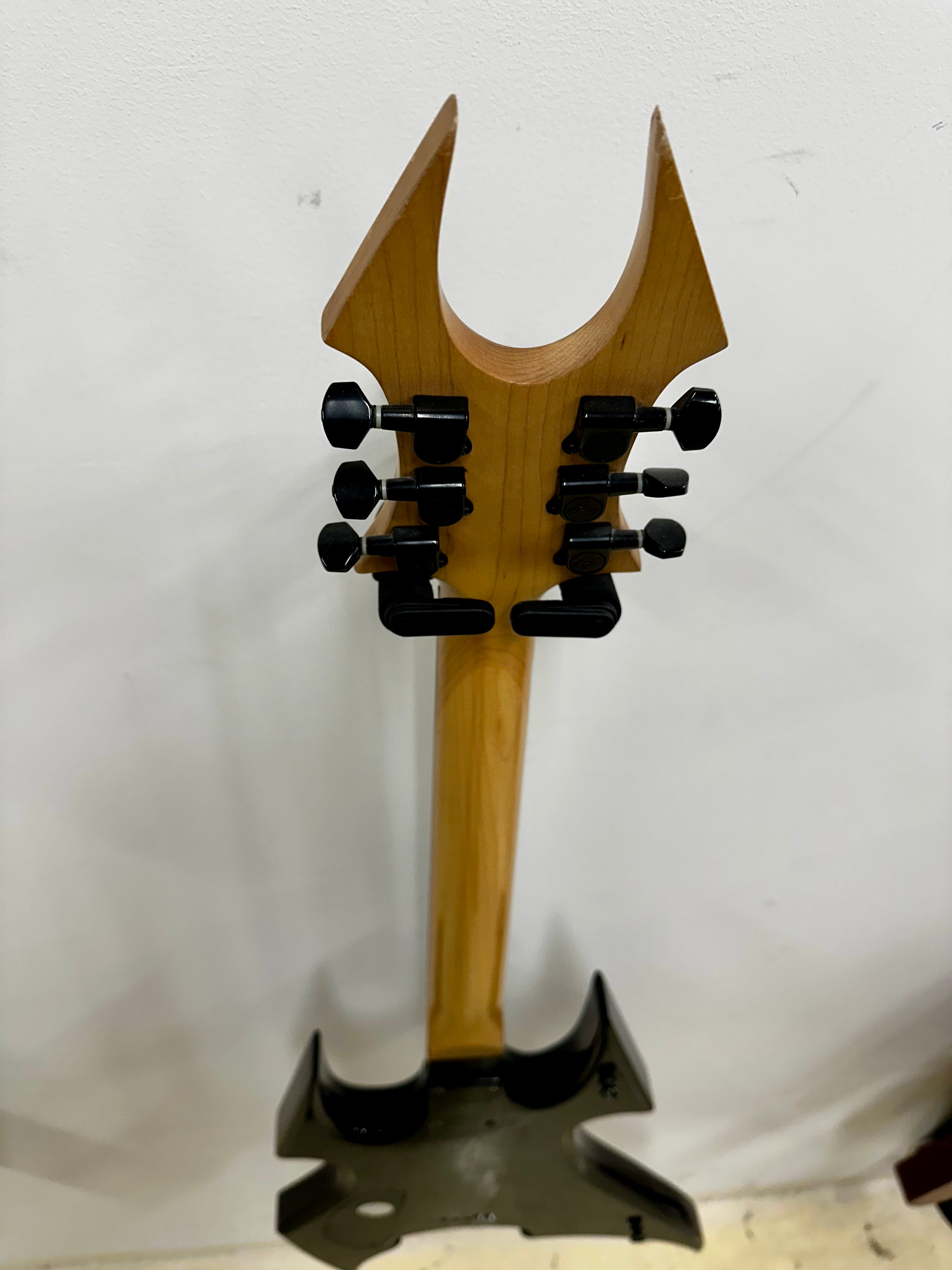 B.C. Rich Avenge SOB Black w/Red Bevels