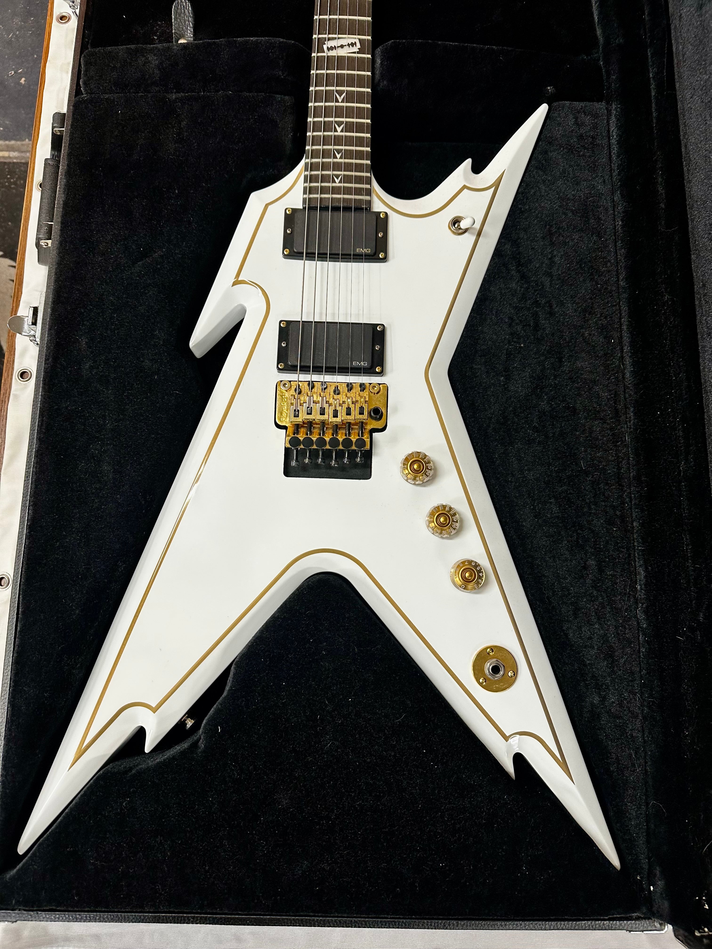 DEAN Razorback White Gold w/case