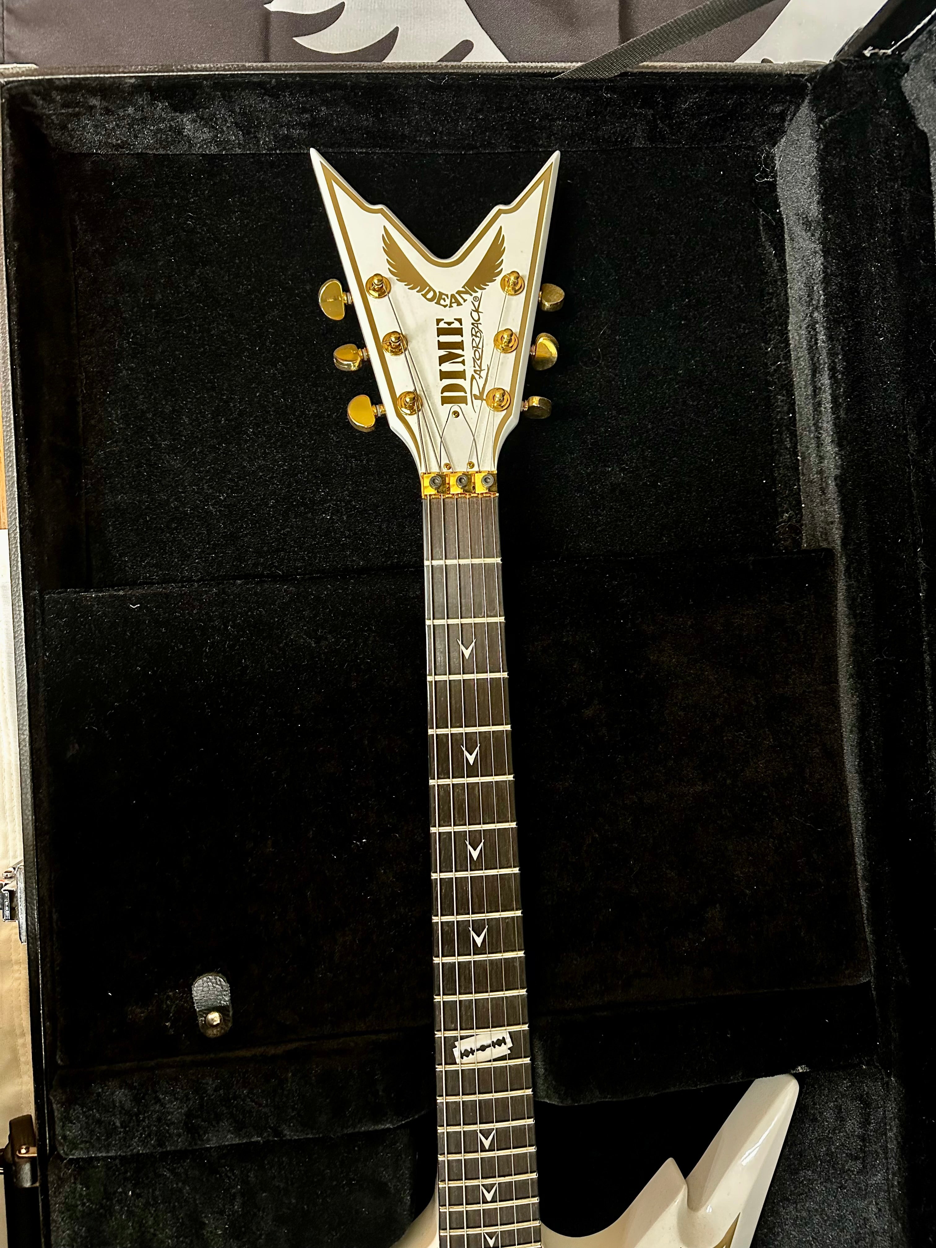 DEAN Razorback White Gold w/case