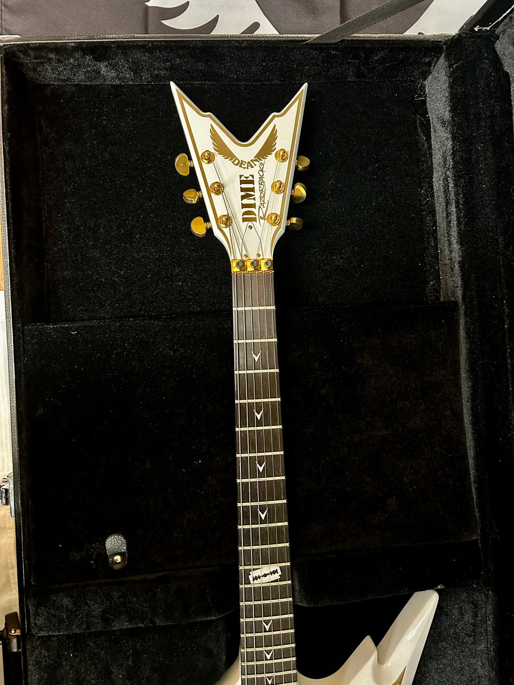 White Dean Razor Back DEAN Razorback White Gold w/case