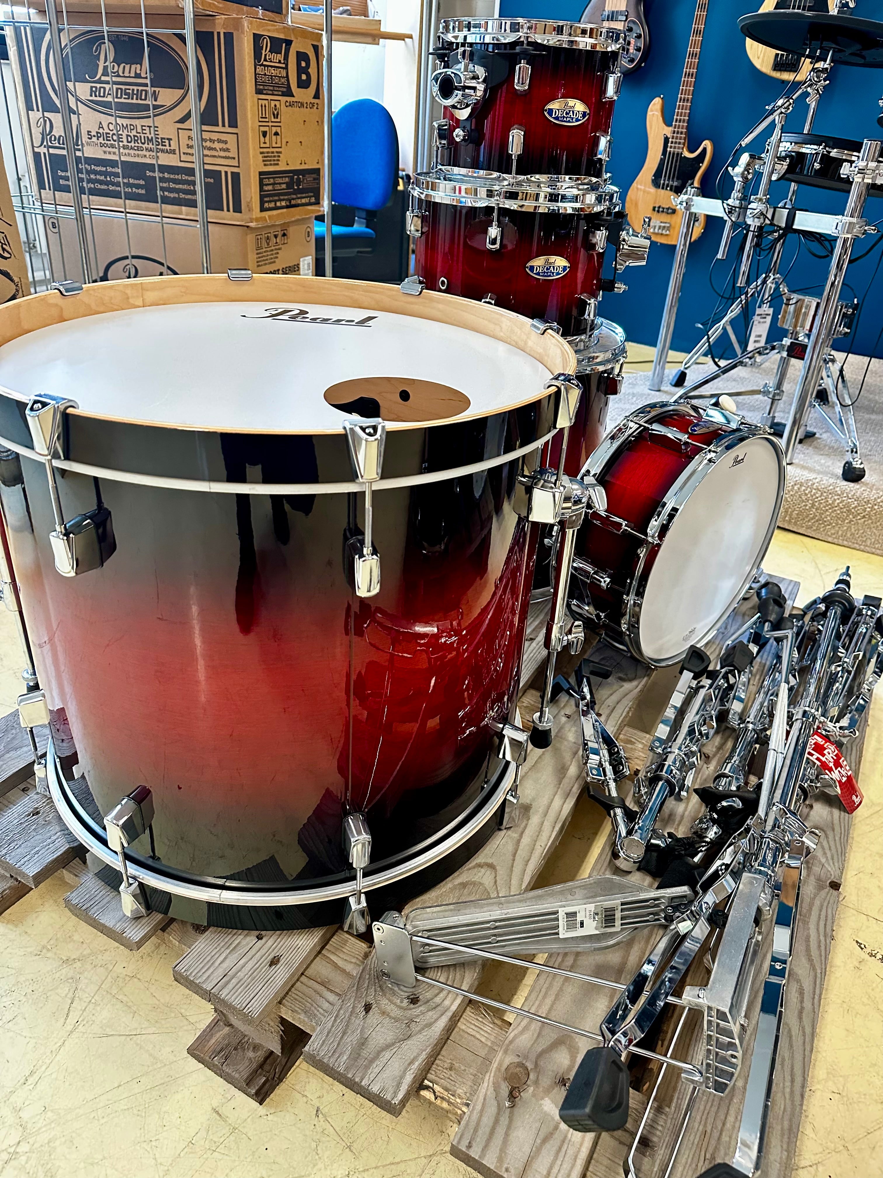 PEARL 22” DECADE MAPLE KIT W/HARDWARE B-stock