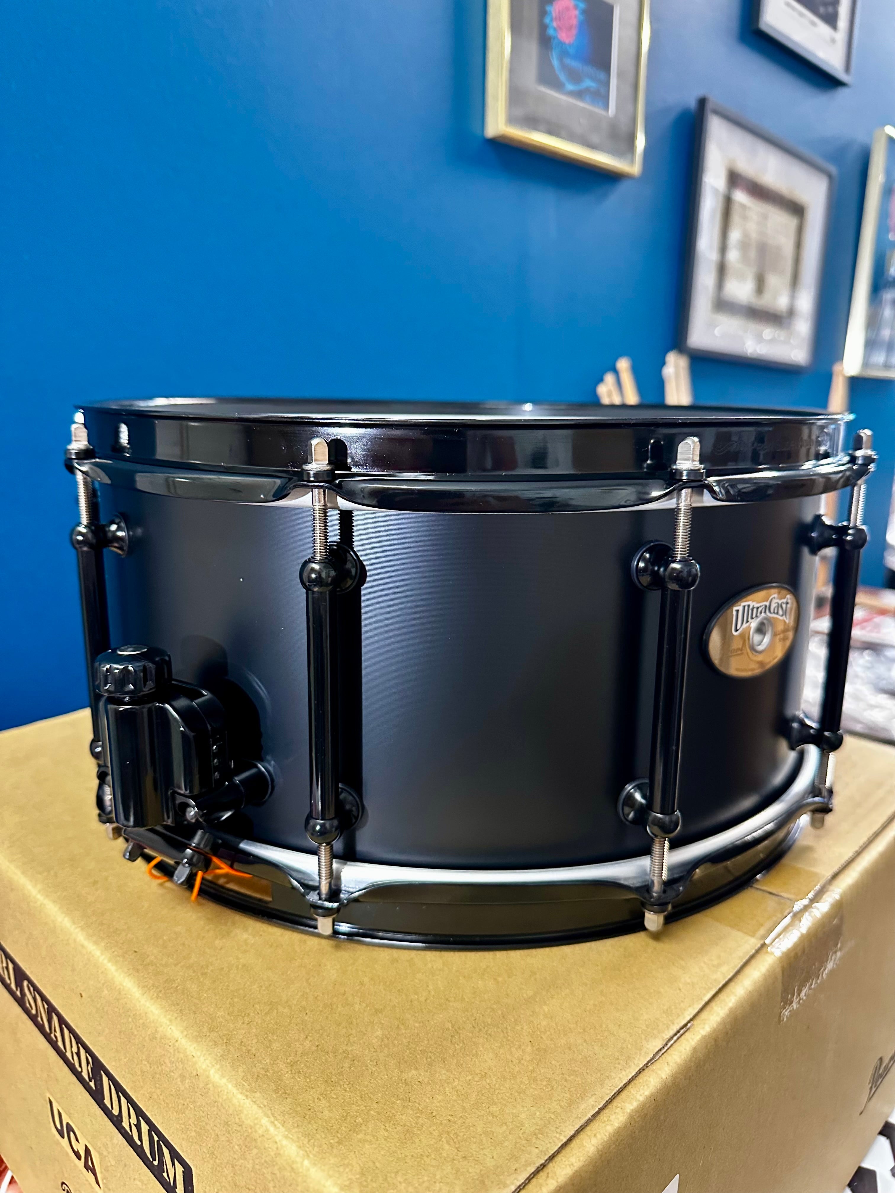 PEARL Ultracast 14"x6.5" snare drum