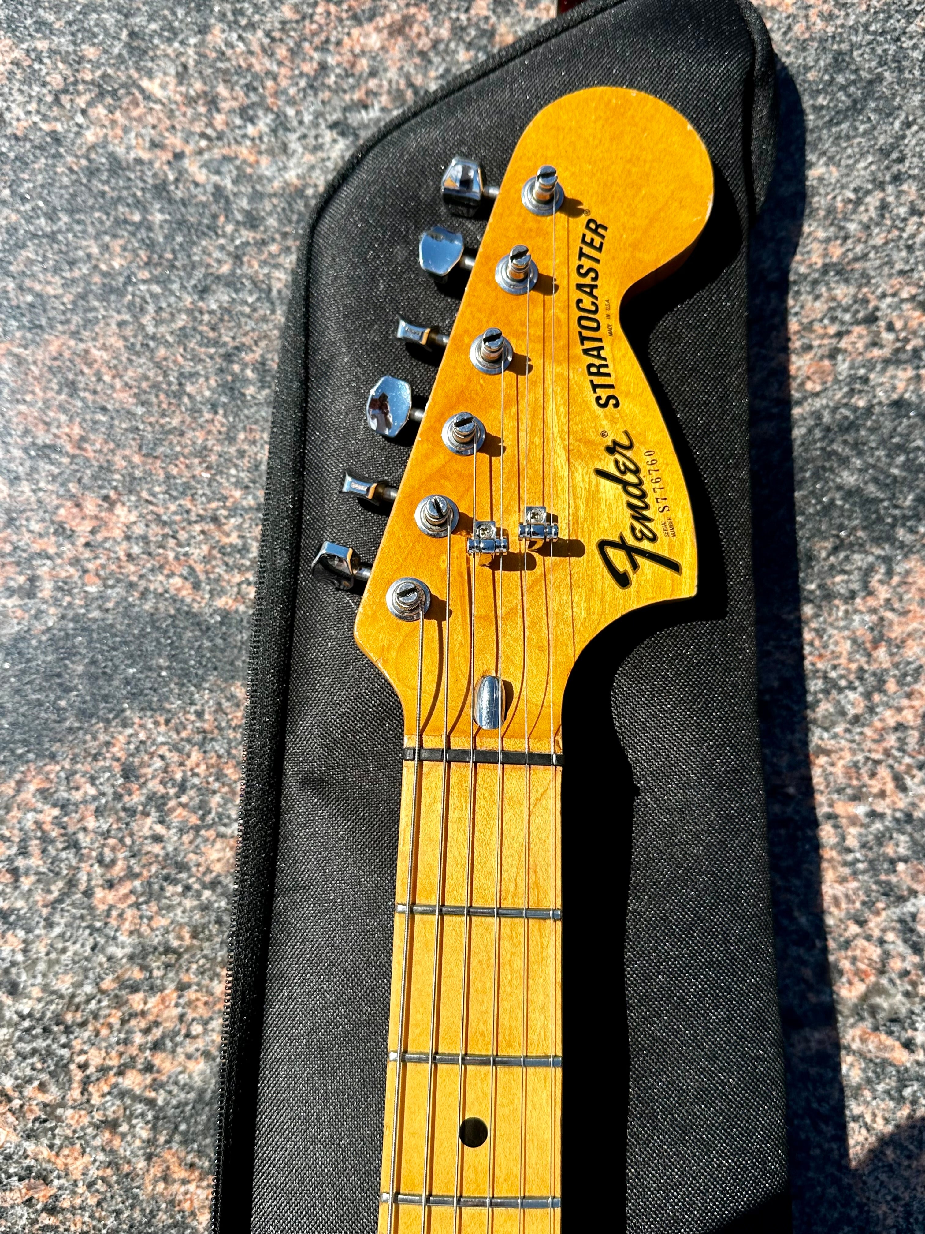 Fender Stratocaster 1977 electric guitar