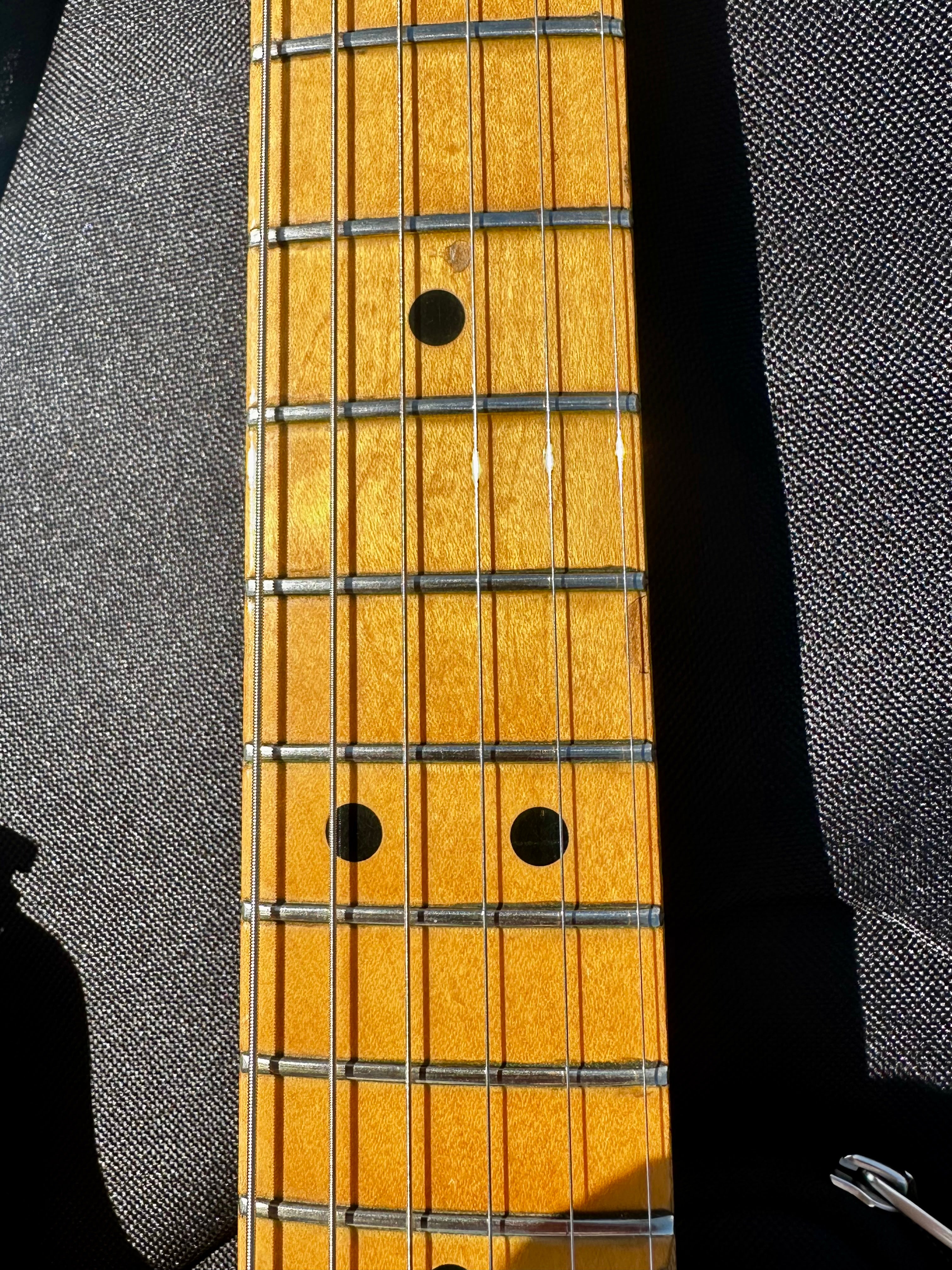 Fender Stratocaster 1977 electric guitar