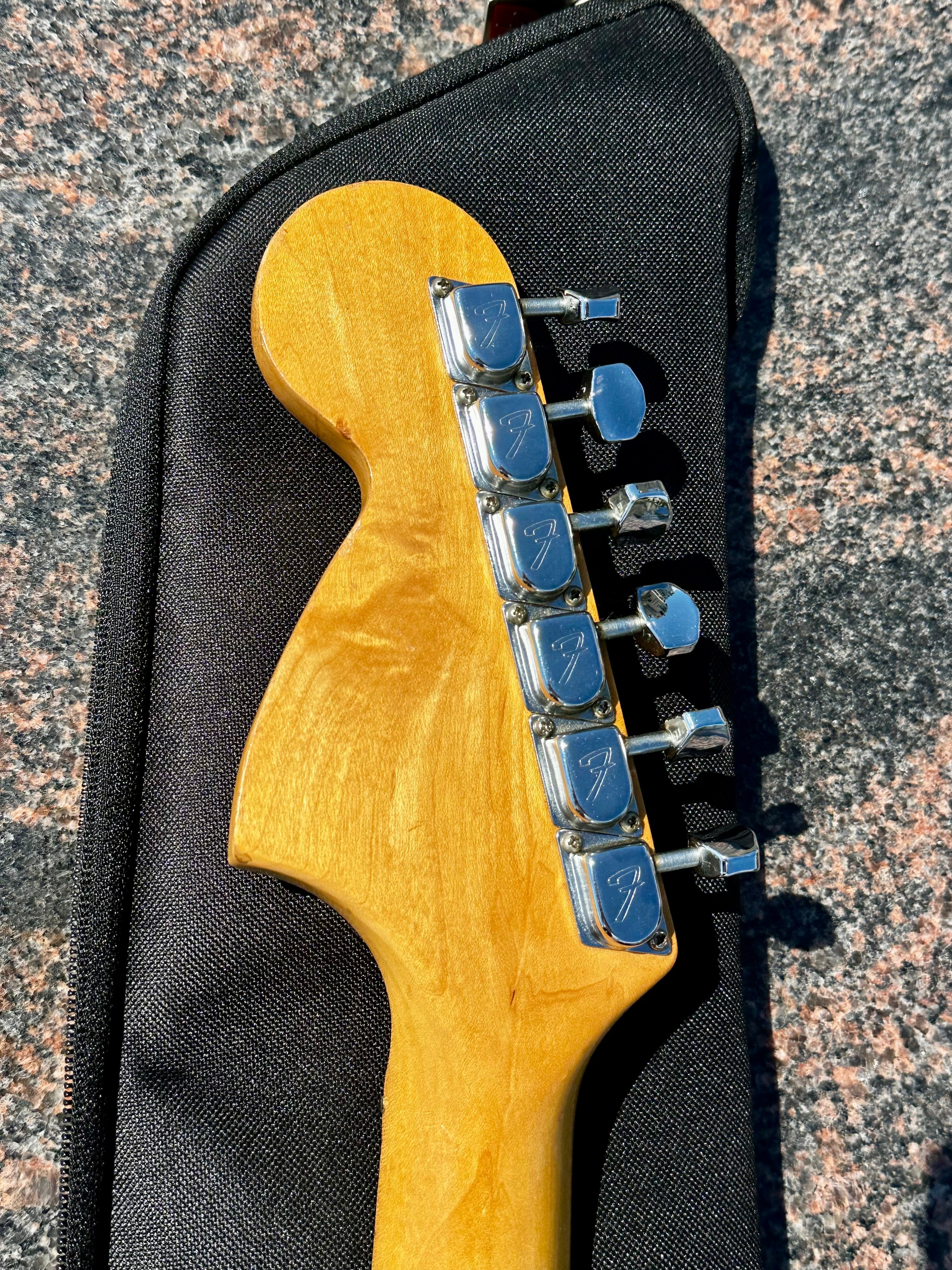Fender Stratocaster 1977 electric guitar