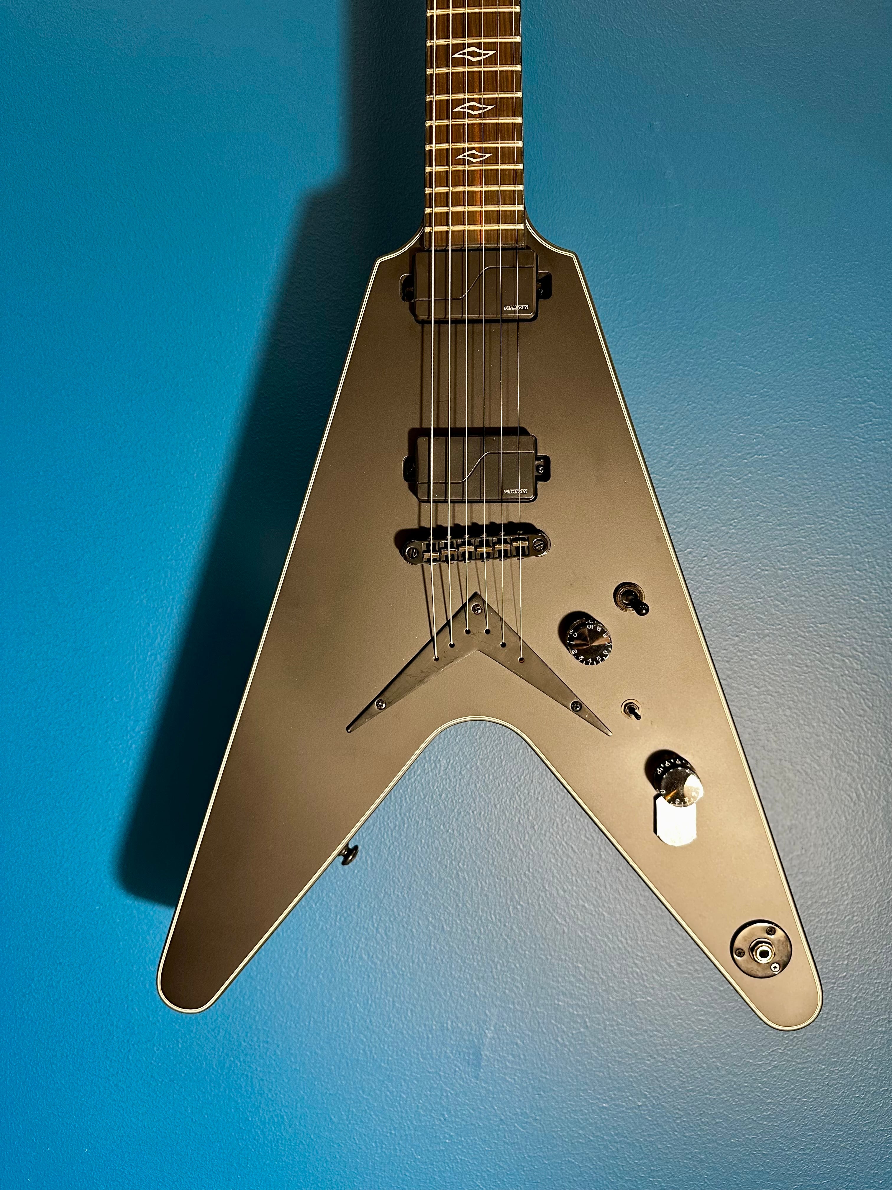 DEAN V SELECT FLUENCE BLACK SATIN