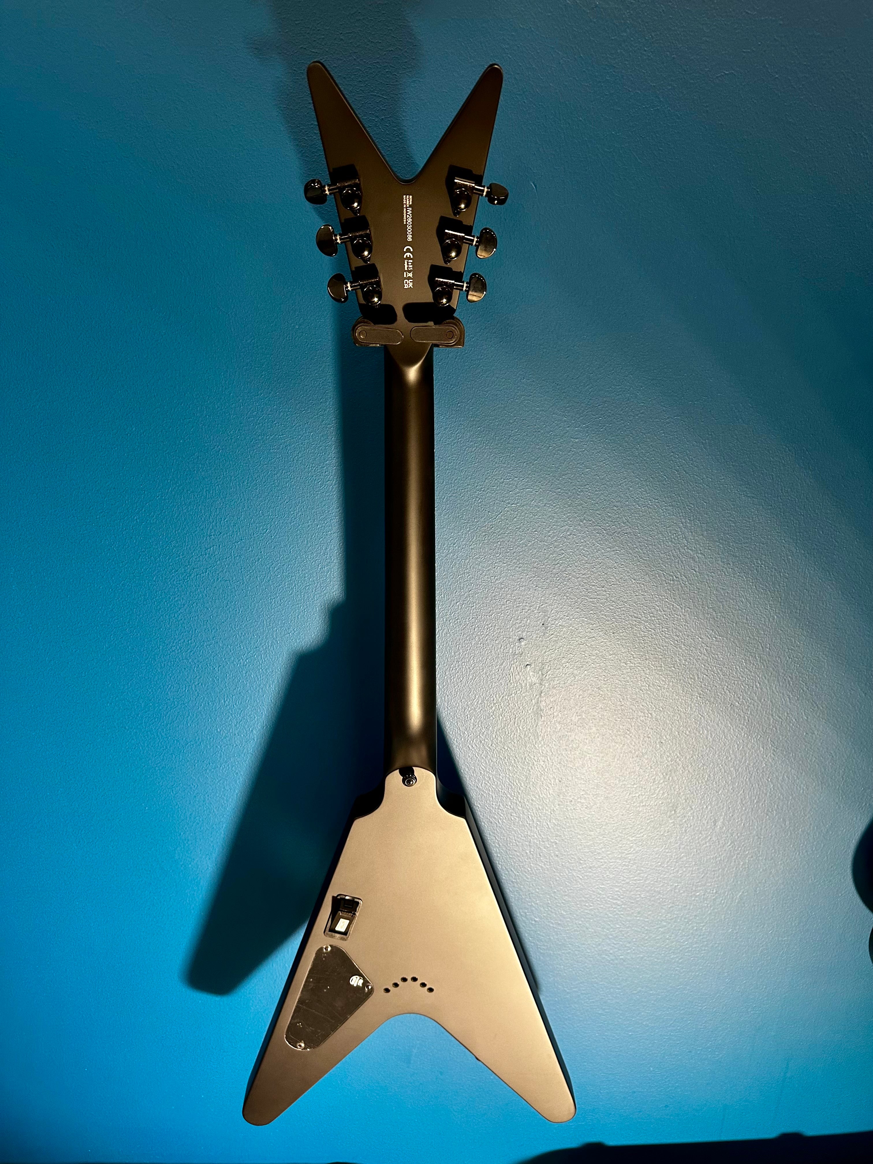 DEAN V SELECT FLUENCE BLACK SATIN