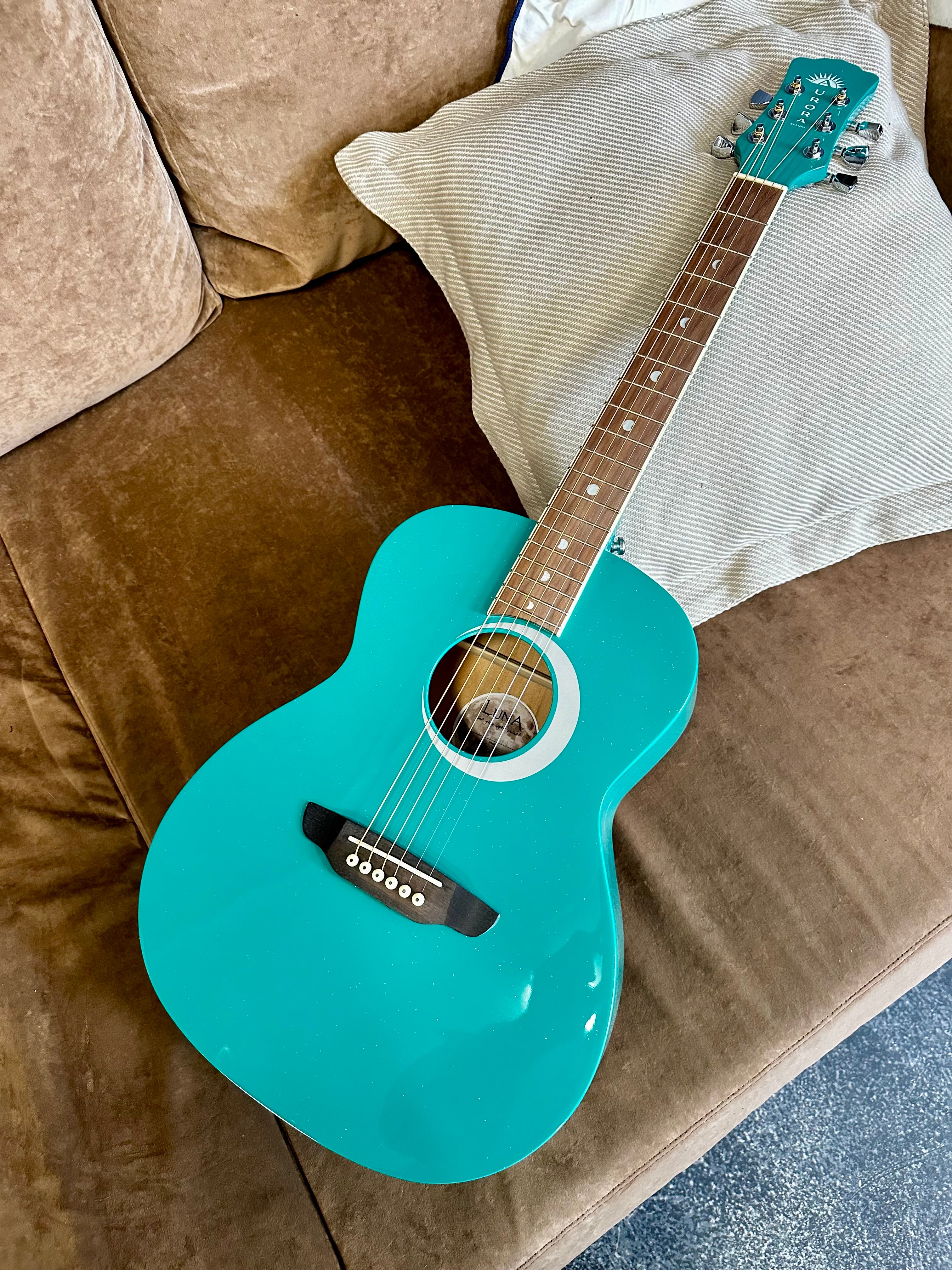 Luna Aurora Borealis Teal 3/4 akustinen kitara