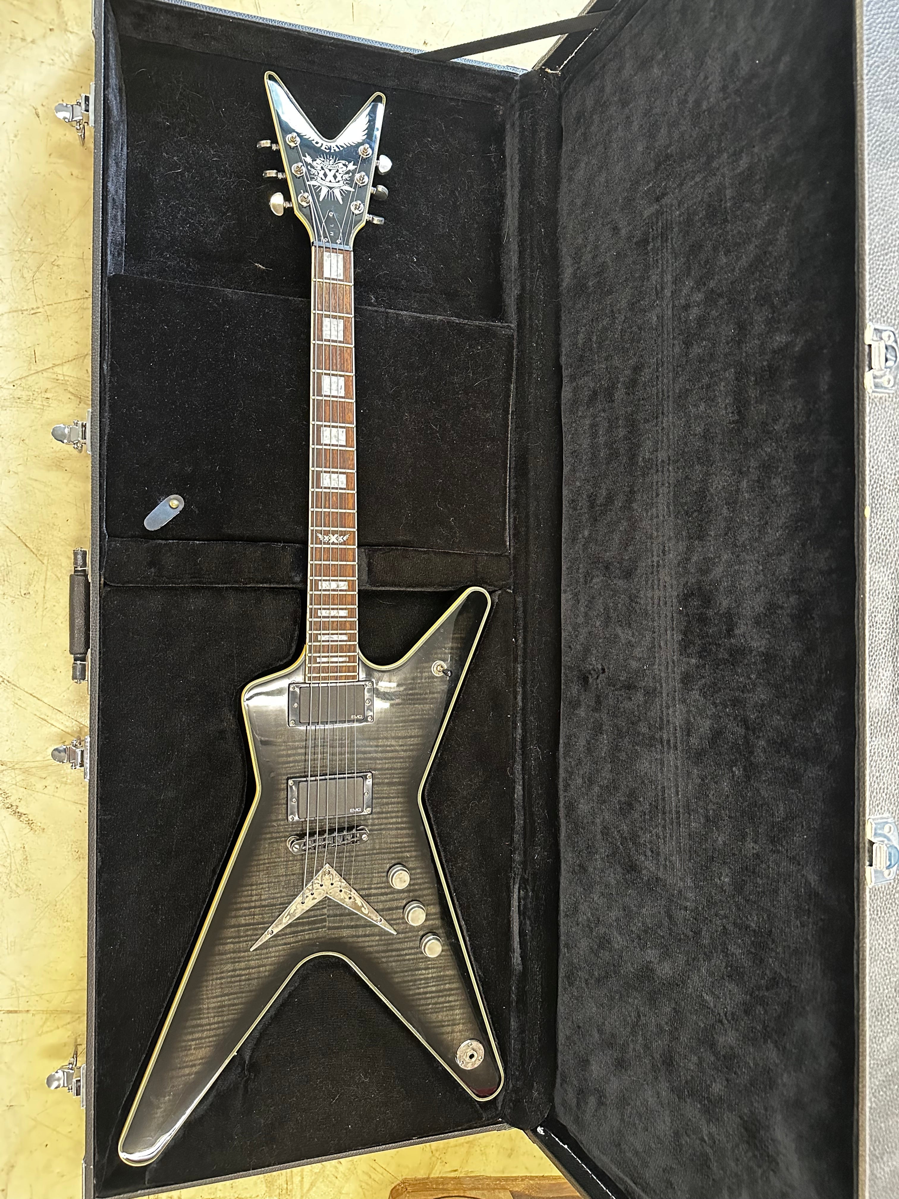 DEAN ML 30th Anniversary Edition Black Burst