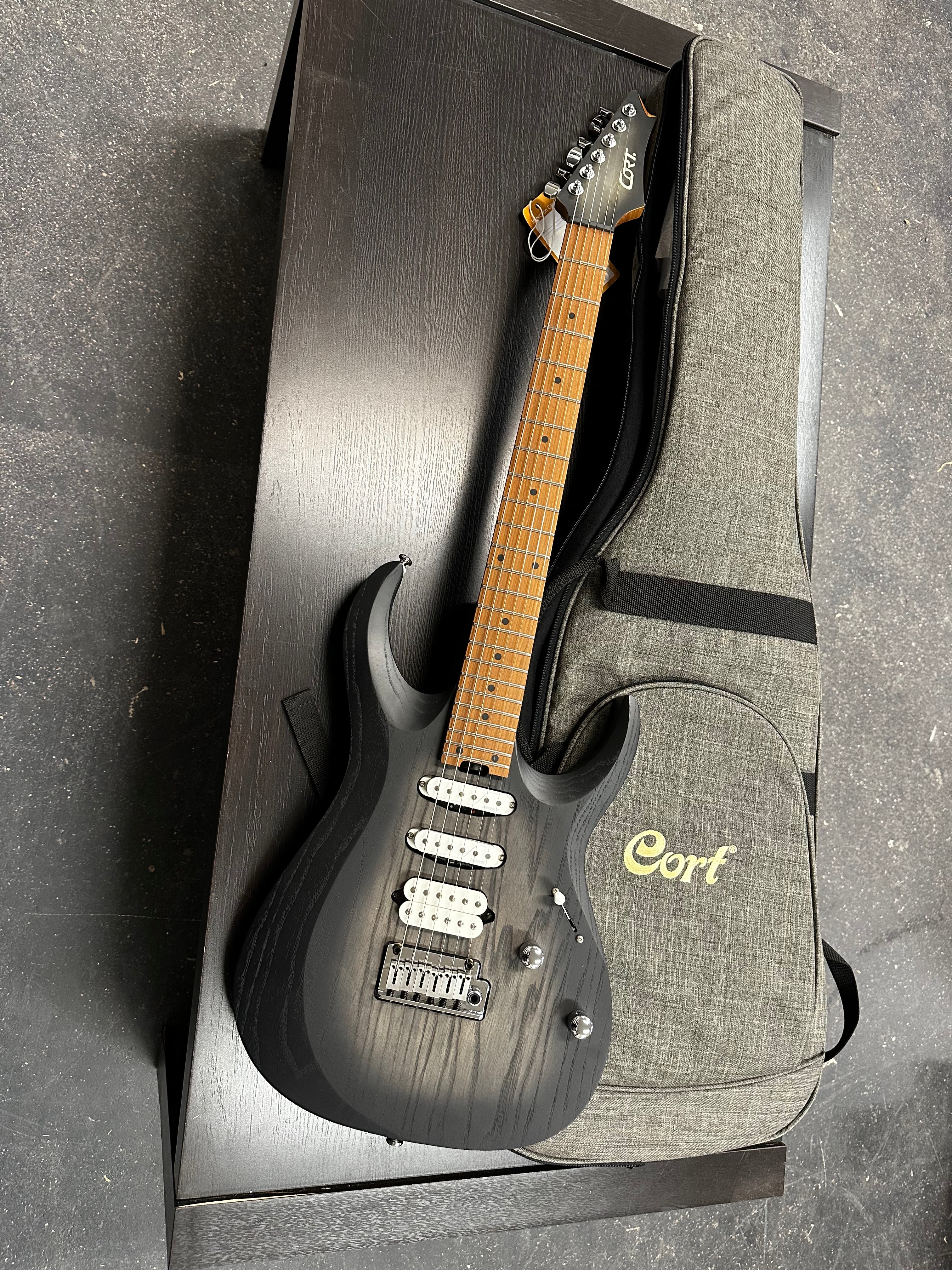 CORT X700 Triality OPBB electric guitar