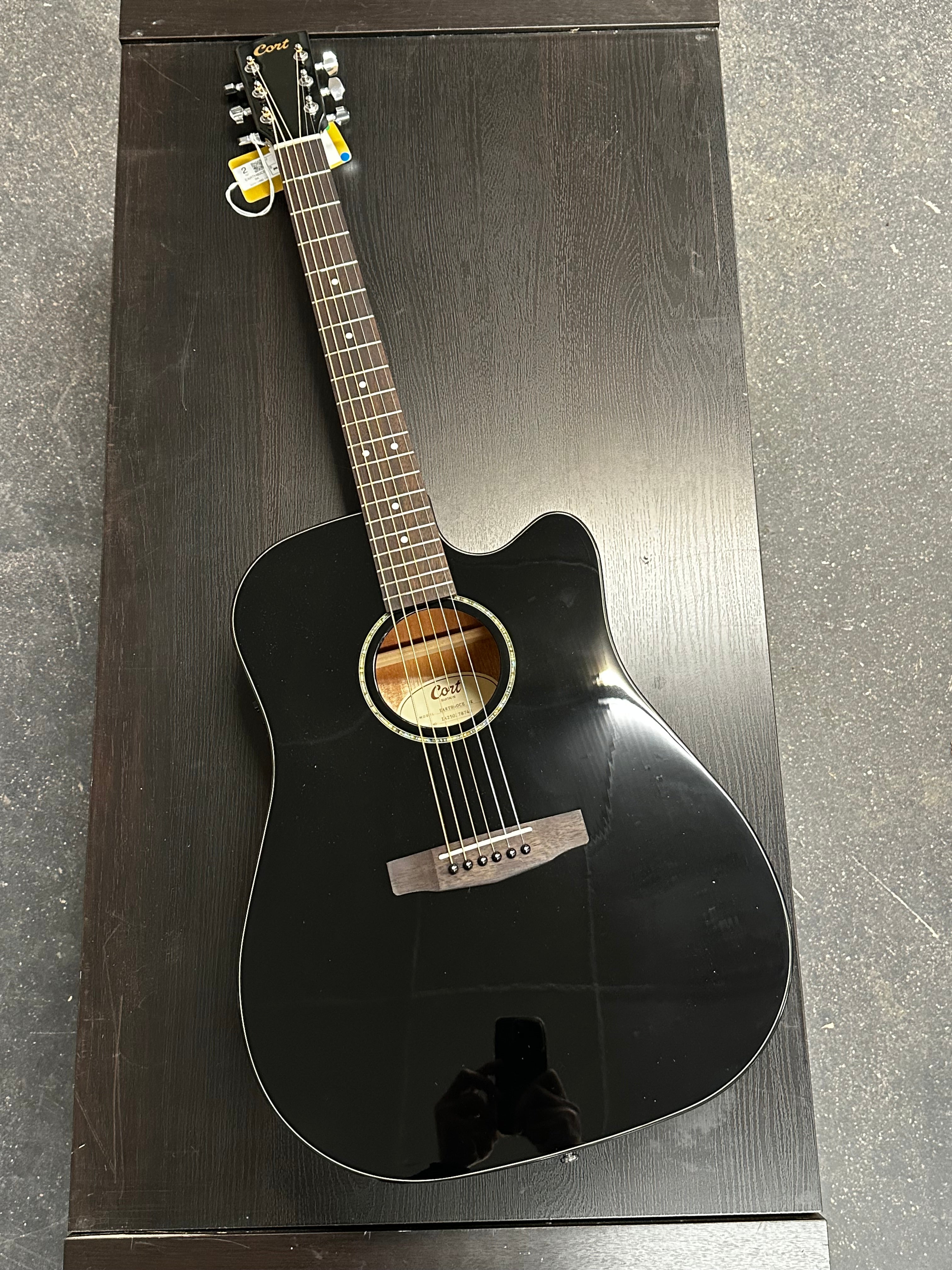 CORT EARTH60BK elektro/akustinen kitara