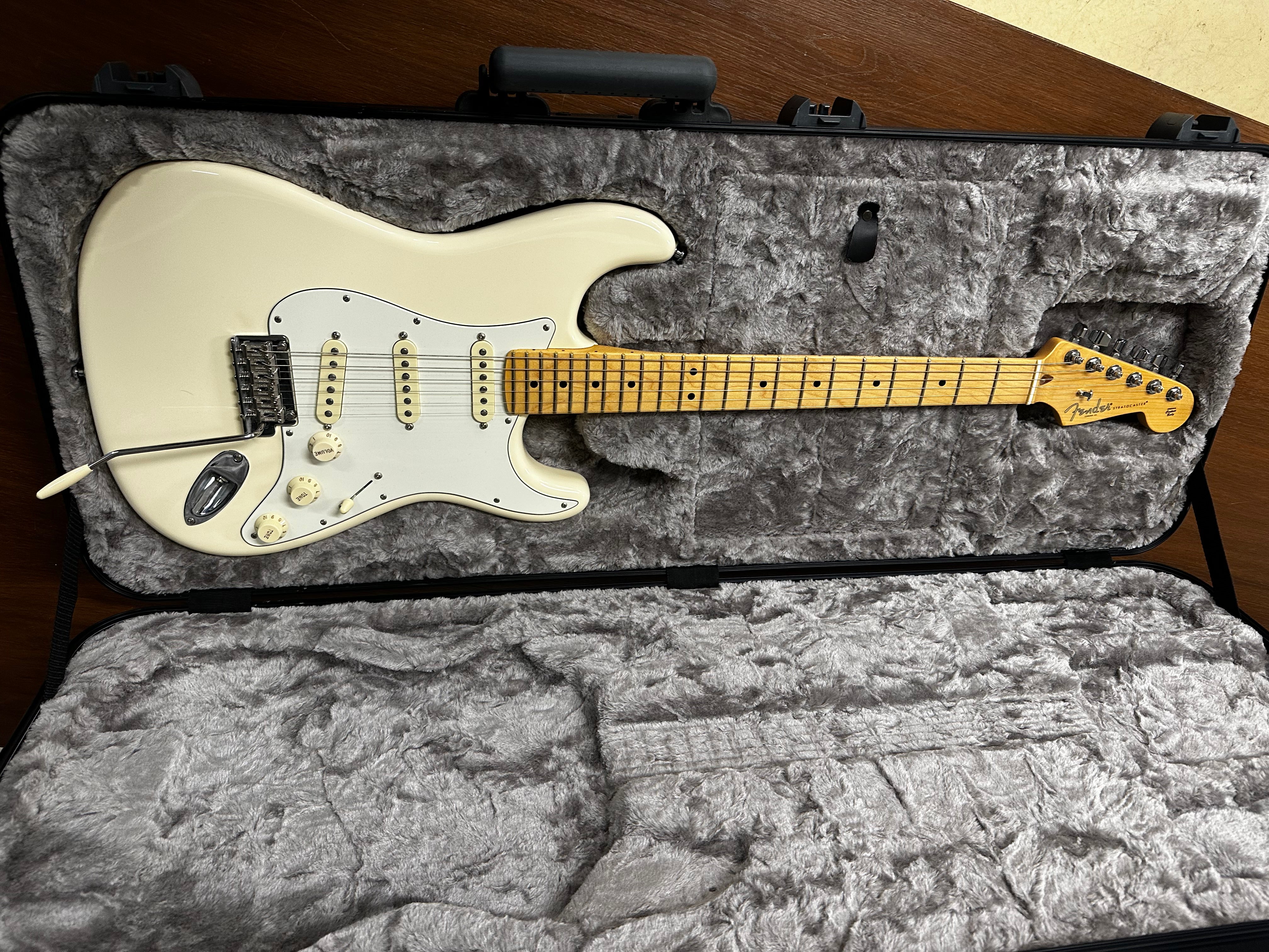 Fender American Pro Stratocaster 2017 electric guitar