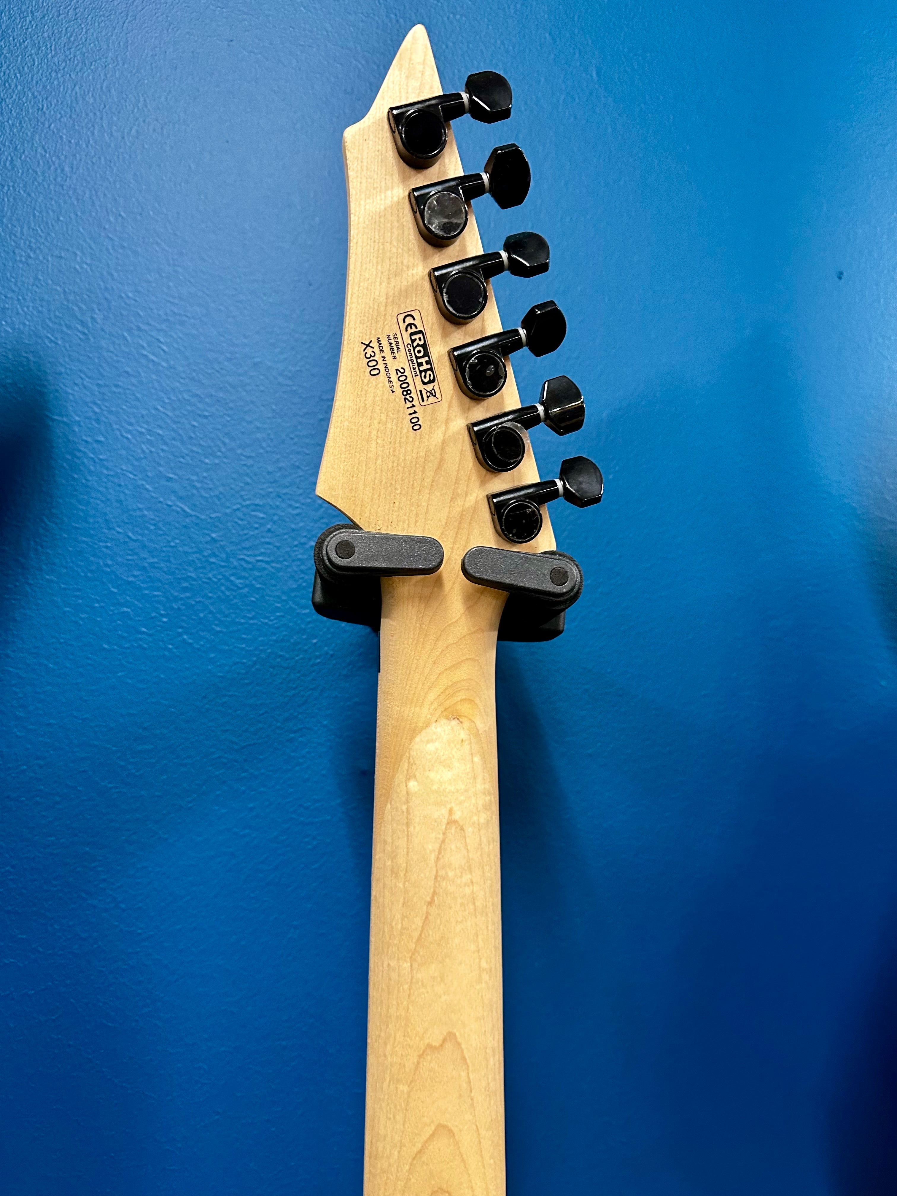 Cort X300 BURGUNDY RED BURST sähkökitara